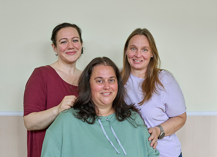Teambild Tagespflegepersonen: Patricia Nwokebirinwa, Jennifer Osas und Jennifer Pfändner